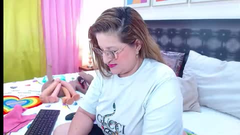 SANDRA online show from April 7, 11:45 am