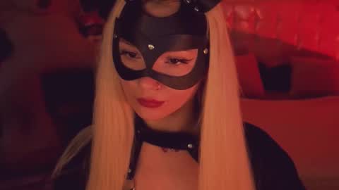 Sandy  online show from November 20, 9:19 am