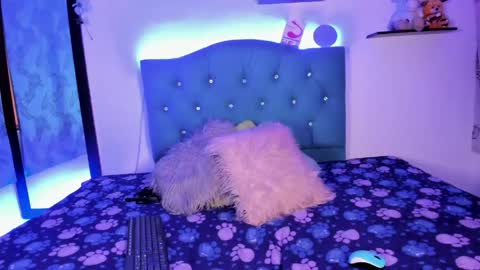 Sandy online show from April 23, 10:00 pm