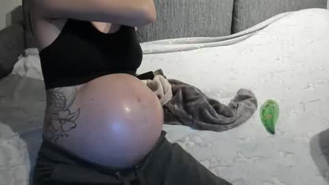 Sandy online show from December 12, 4:53 pm