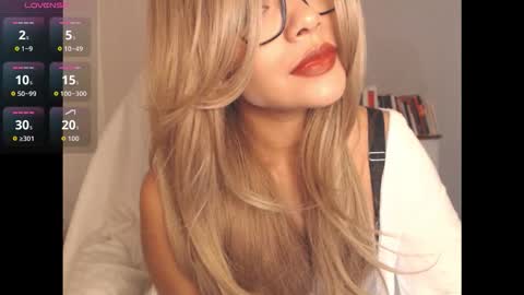 secret online show from November 23, 9:07 am