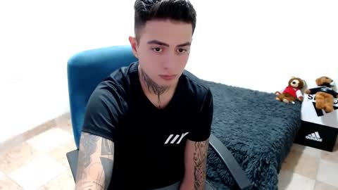 Snapshot of santi_ss chatting on October 22, 1:31 am santi_ss online show from October 22, 1:31 am