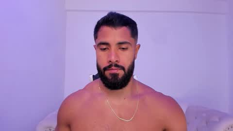 santiago_huntt online show from November 29, 1:52 pm
