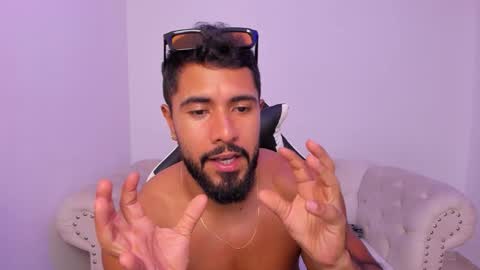 santiago_huntt online show from March 13, 10:35 pm