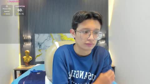 santiago_russo18 online show from October 26, 12:39 pm