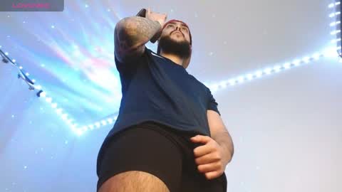 Santiago Hincapiie online show from April 1, 6:58 am