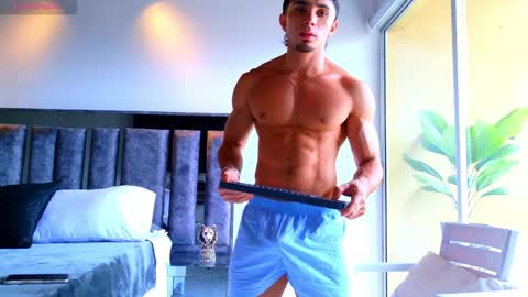 Santiago Seans online show from April 3, 3:19 pm