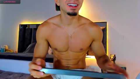 Santiago Seans online show from March 4, 5:03 pm