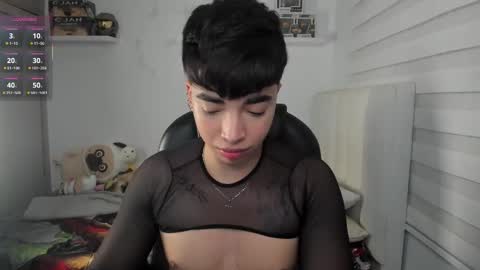 Mr. Santiago online show from March 22, 1:37 pm