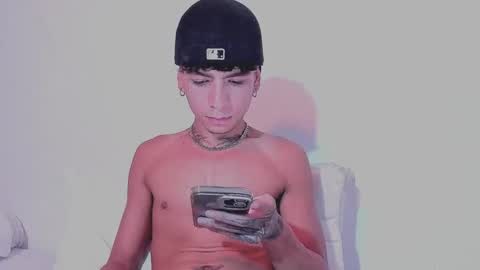 santy online show from February 3, 9:52 pm