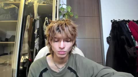 Snapshot of santy_kitty chatting on February 19, 12:14 am kitty online show from February 19, 12:14 am