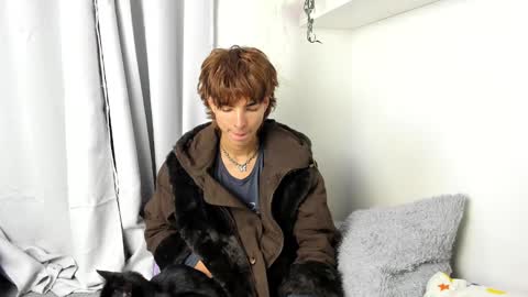 Snapshot of santy_kitty chatting on January 15, 4:57 am kitty online show from January 15, 4:57 am