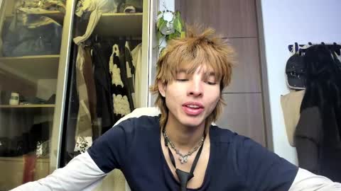 Snapshot of santy_kitty chatting on February 27, 3:51 am kitty online show from February 27, 3:51 am