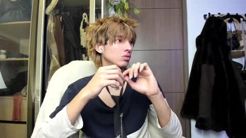 Snapshot of santy_kitty chatting on February 26, 3:46 am kitty online show from February 26, 3:46 am