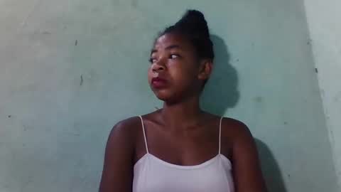 sanyah0123 online show from November 17, 12:46 am