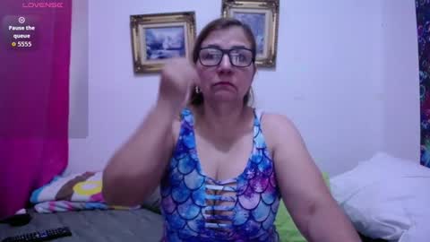 sara online show from January 12, 1:40 pm