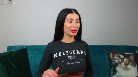 Snapshot of sara_daisy chatting on September 29, 5:01 pm Im Sara I am happy to be here online show from September 29, 5:01 pm