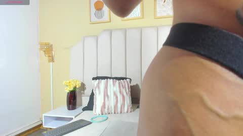 sara_hannks online show from April 30, 8:57 pm