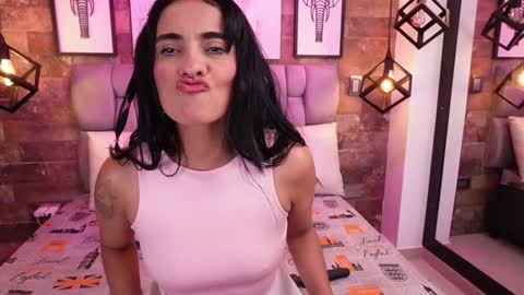 Sara online show from March 12, 8:01 pm