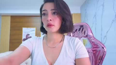 Sara  online show from June 20, 2:01 pm