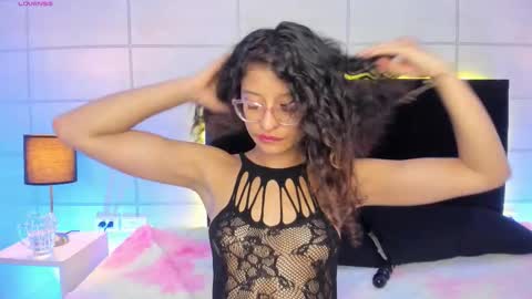 Sara  online show from November 19, 8:18 pm