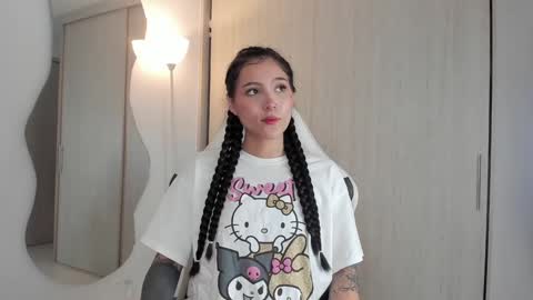 Sara online show from February 7, 3:52 pm