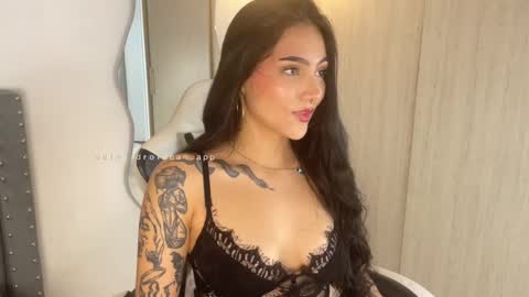 Sara online show from February 18, 6:47 pm