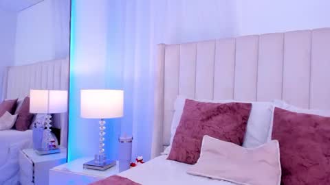 Snapshot of sara_sanders chatting on October 12, 3:59 pm sara_sanders online show from October 12, 3:59 pm