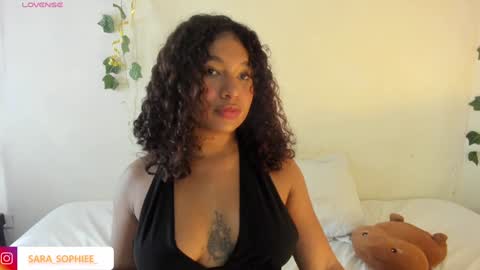 sara sofia online show from December 2, 2:35 am