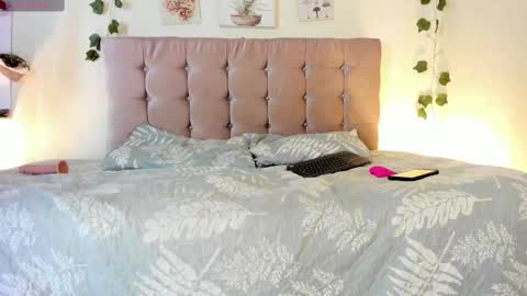 sara sofia online show from February 26, 2:41 am