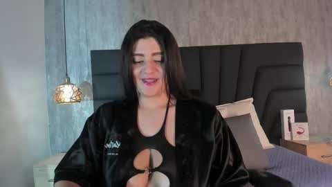 Snapshot of sara_stone17 chatting on February 24, 2:26 pm  -  online show from February 24, 2:26 pm