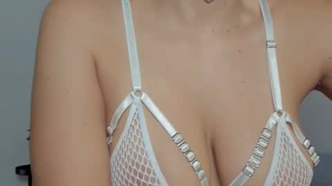 sara_sweett9 online show from December 19, 10:38 pm