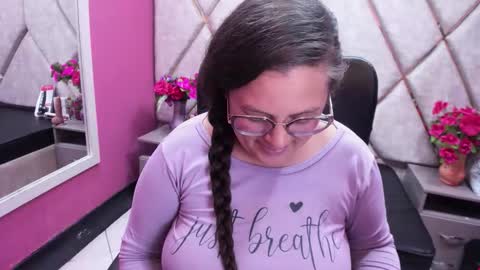 sara_thonson_ online show from October 2, 4:44 am