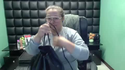 sara_thonson_ online show from February 21, 3:23 am