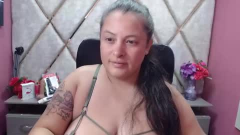 sara_thonson_ online show from February 18, 3:06 am