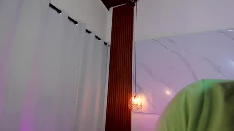 sara_zc online show from December 17, 12:01 pm