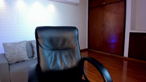 Sara  Everyday From 1430 to 2130 Col Time online show from November 28, 8:38 pm