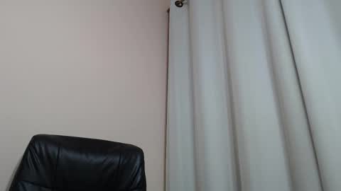 saradorj92 online show from February 21, 6:38 am