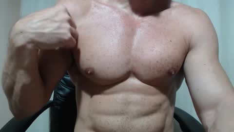 saradorj92 online show from March 24, 1:33 am