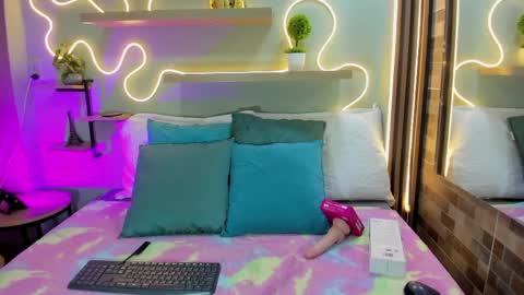 Sara online show from April 10, 12:49 am