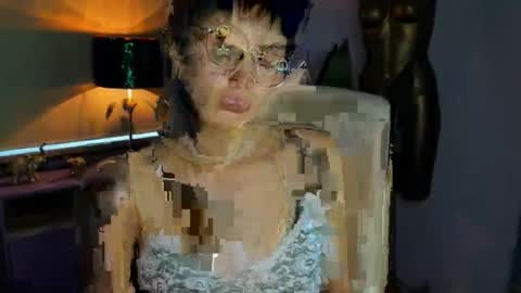 Snapshot of sarah_desire01 chatting on October 5, 2:02 pm Sarah online show from October 5, 2:02 pm