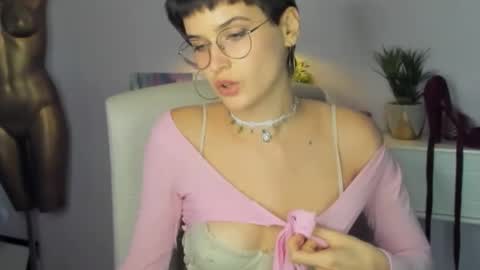 Snapshot of sarah_desire01 chatting on September 28, 1:31 pm Sarah online show from September 28, 1:31 pm