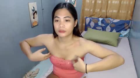 Snapshot of sarah_fortuneee chatting on October 23, 11:38 pm Love - Dont forget to follow and thumbs up. online show from October 23, 11:38 pm
