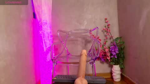 sarah_greyy online show from April 14, 11:35 am