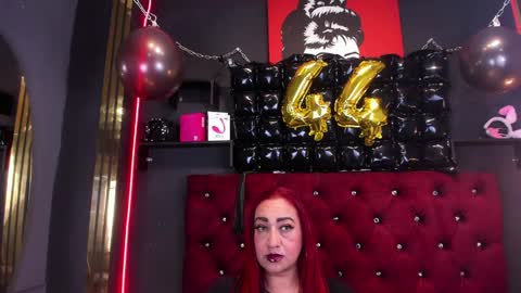 Sarah Moonx online show from May 22, 11:00 pm