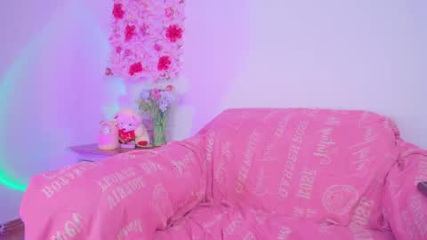 sarahajhoness online show from March 22, 3:27 pm