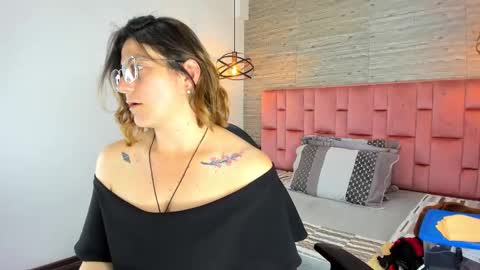 Sarah Deyvis online show from October 10, 8:24 pm