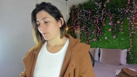 Sarah Deyvis online show from February 23, 2:19 pm