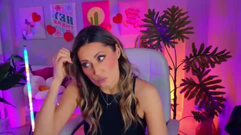 Divine Sarah NONUDE model online show from February 23, 12:40 pm