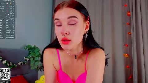 Sarah  online show from October 17, 10:03 pm